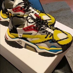 Calvin Klein Strike 205